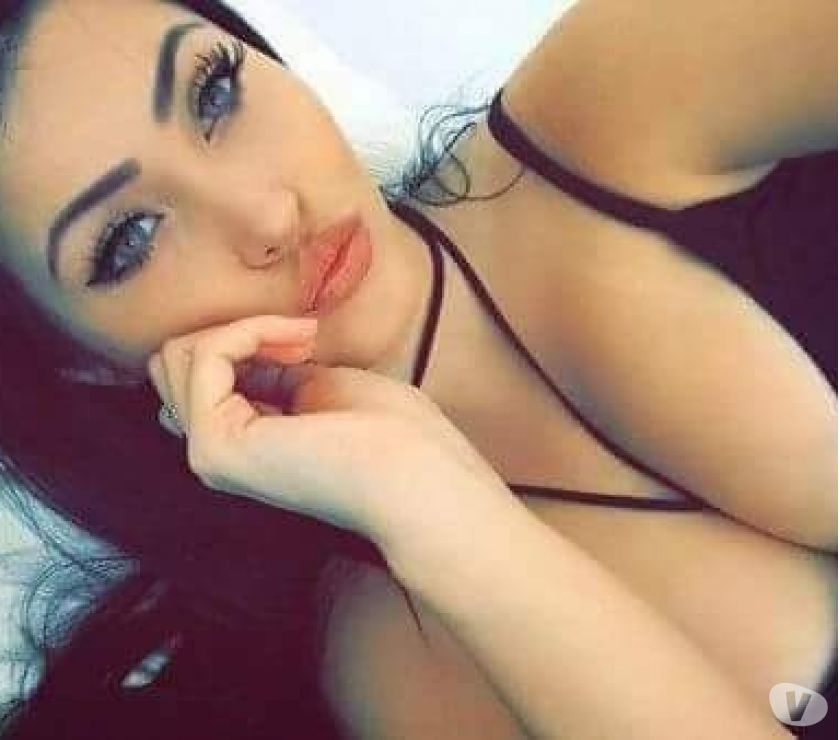 Très attentionné jeune femme espagnole